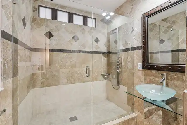 Listing Photo 22