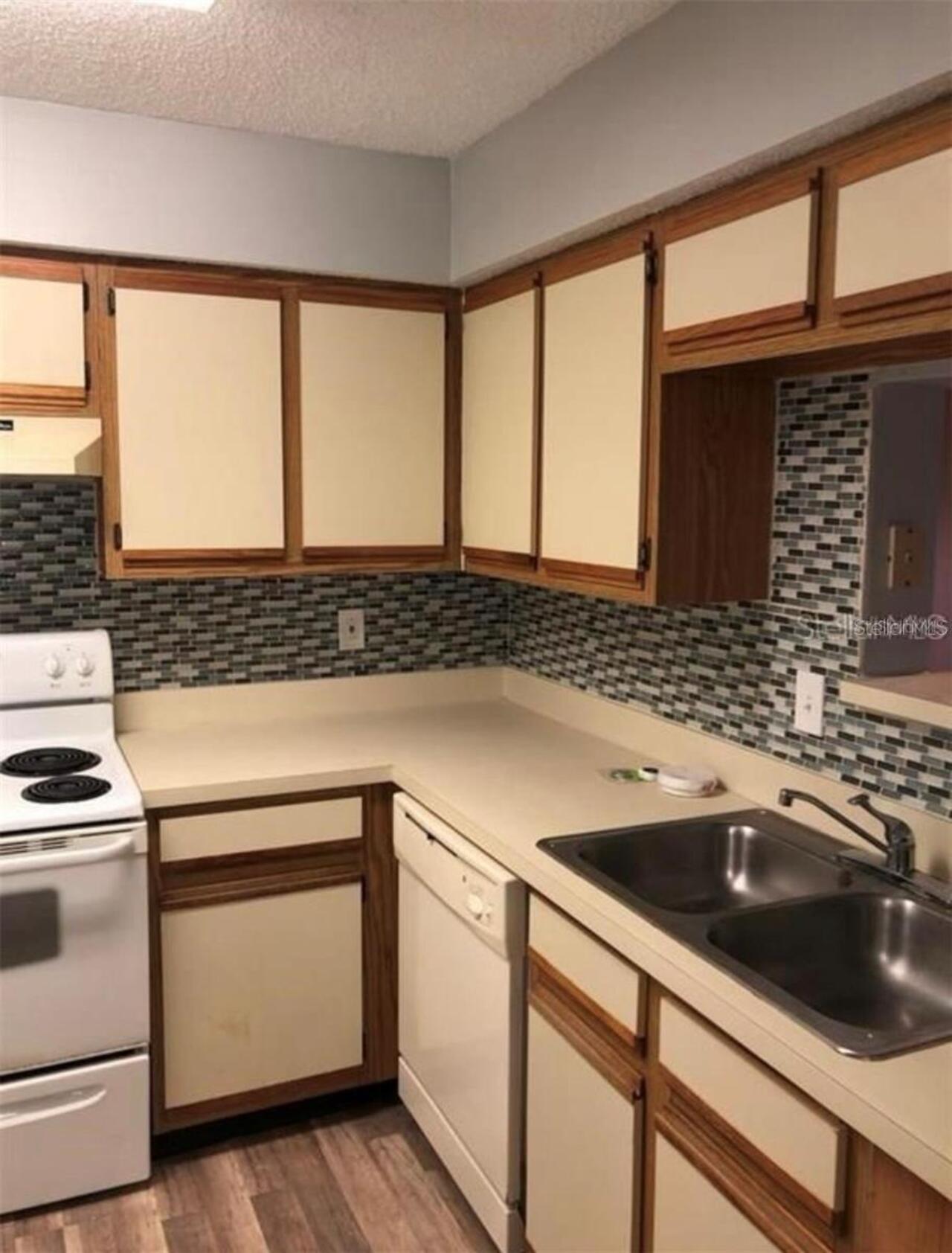 Listing Photo 8