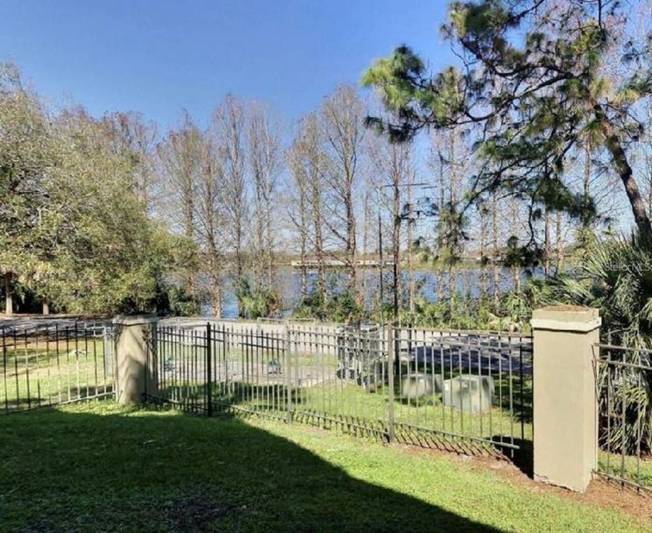 Listing Photo 10
