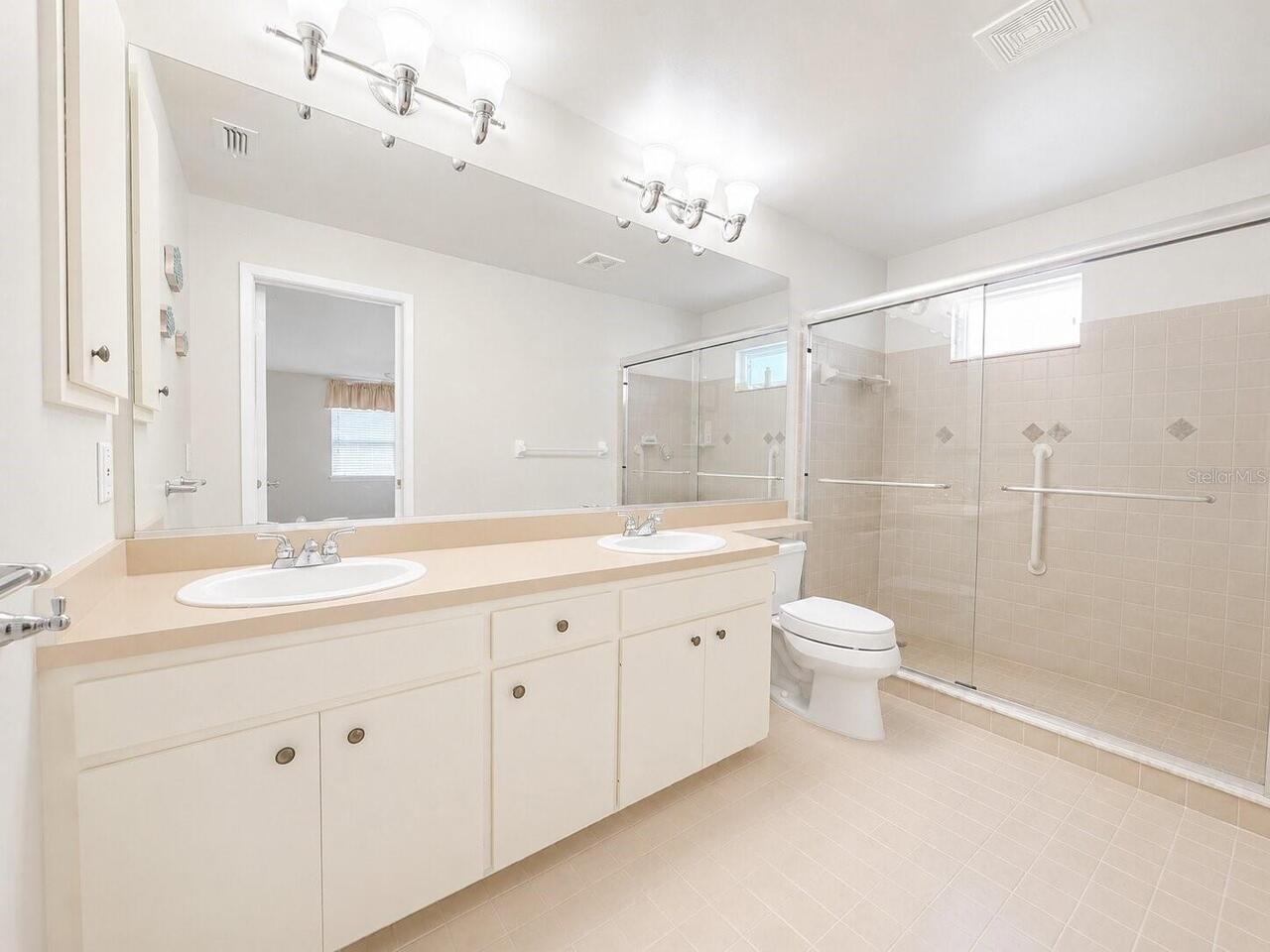 Listing Photo 12