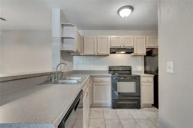 Listing Photo 9