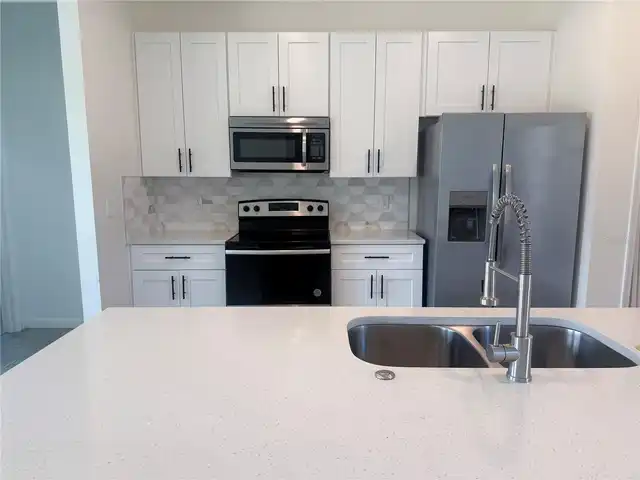 Listing Photo 9