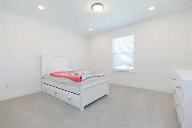 Listing Photo 15