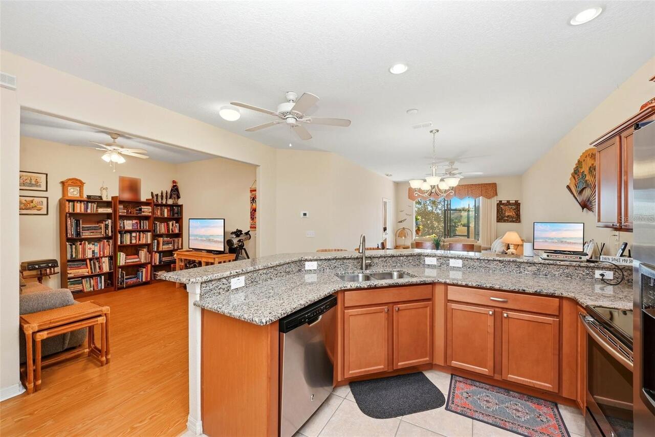 Listing Photo 12