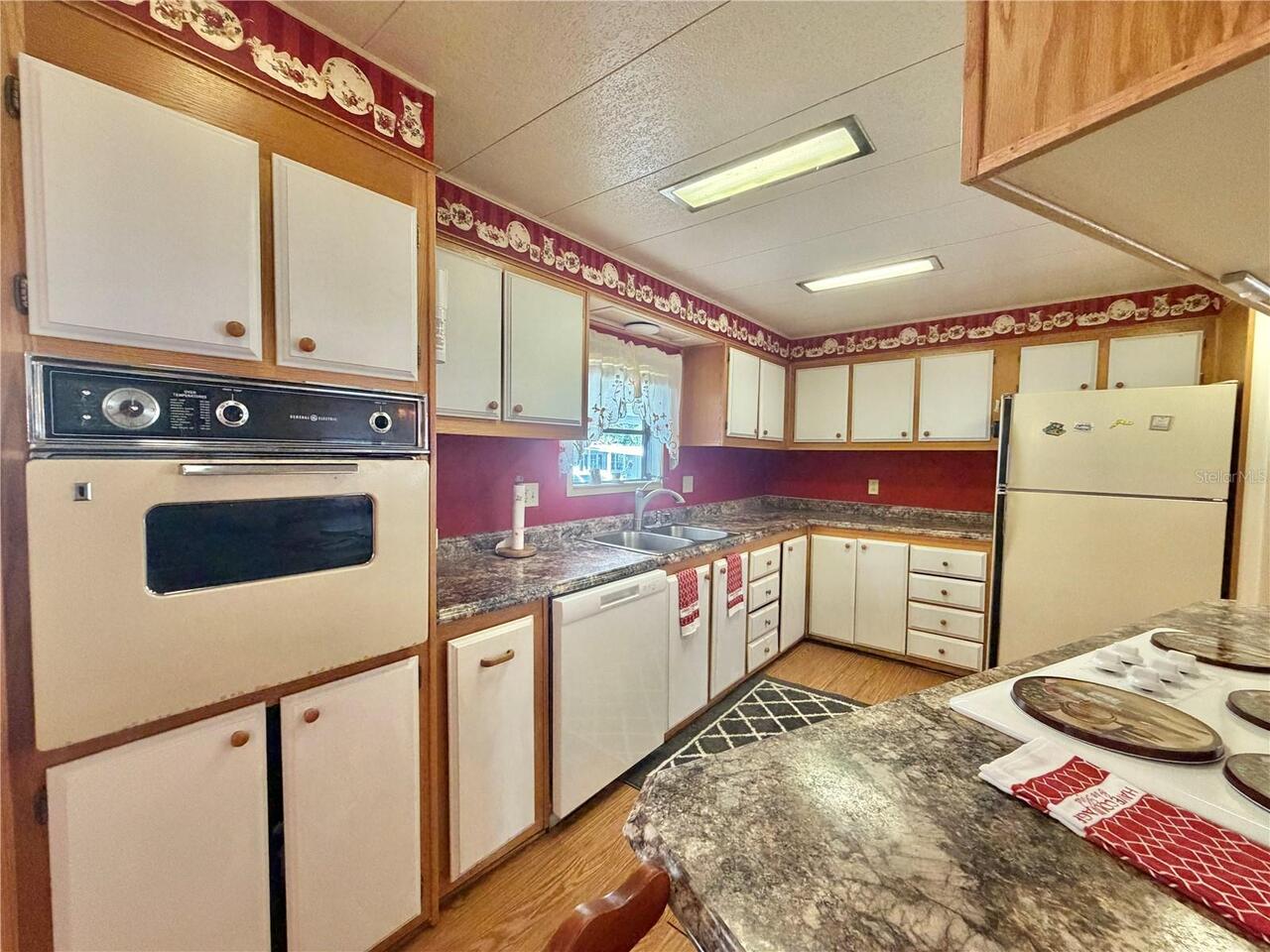 Listing Photo 16