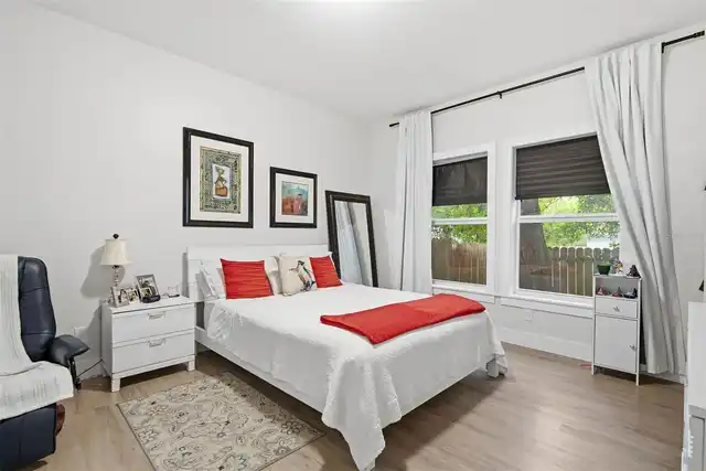 Listing Photo 18