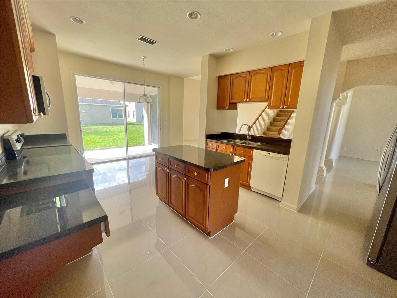 Listing Photo 9