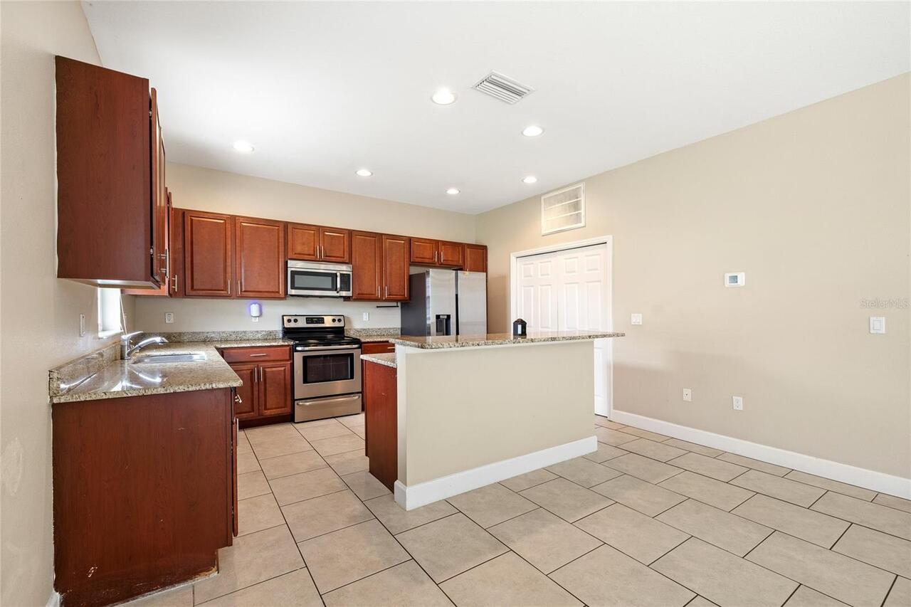 Listing Photo 9