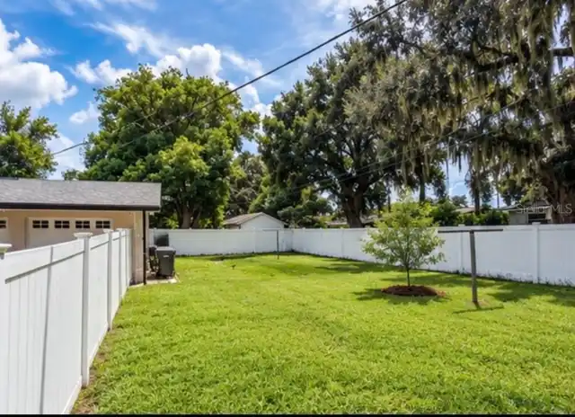 Listing Photo 11