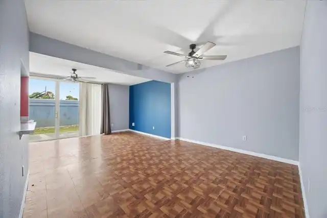 Listing Photo 11