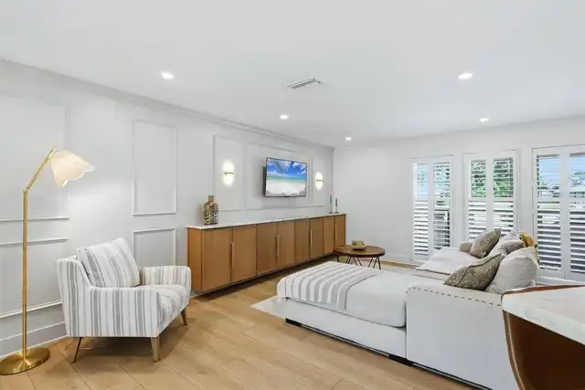 Listing Photo 8