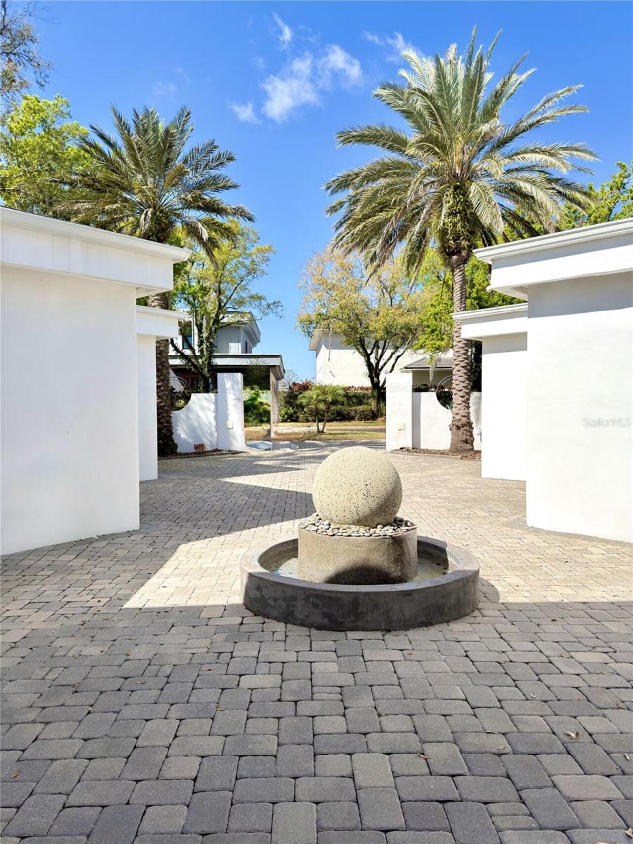 5BR, Home, 6BA, $4,000,000
Read More