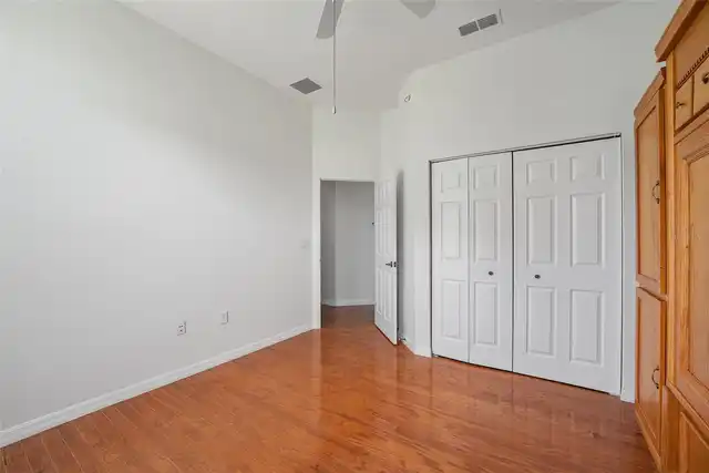 Listing Photo 28
