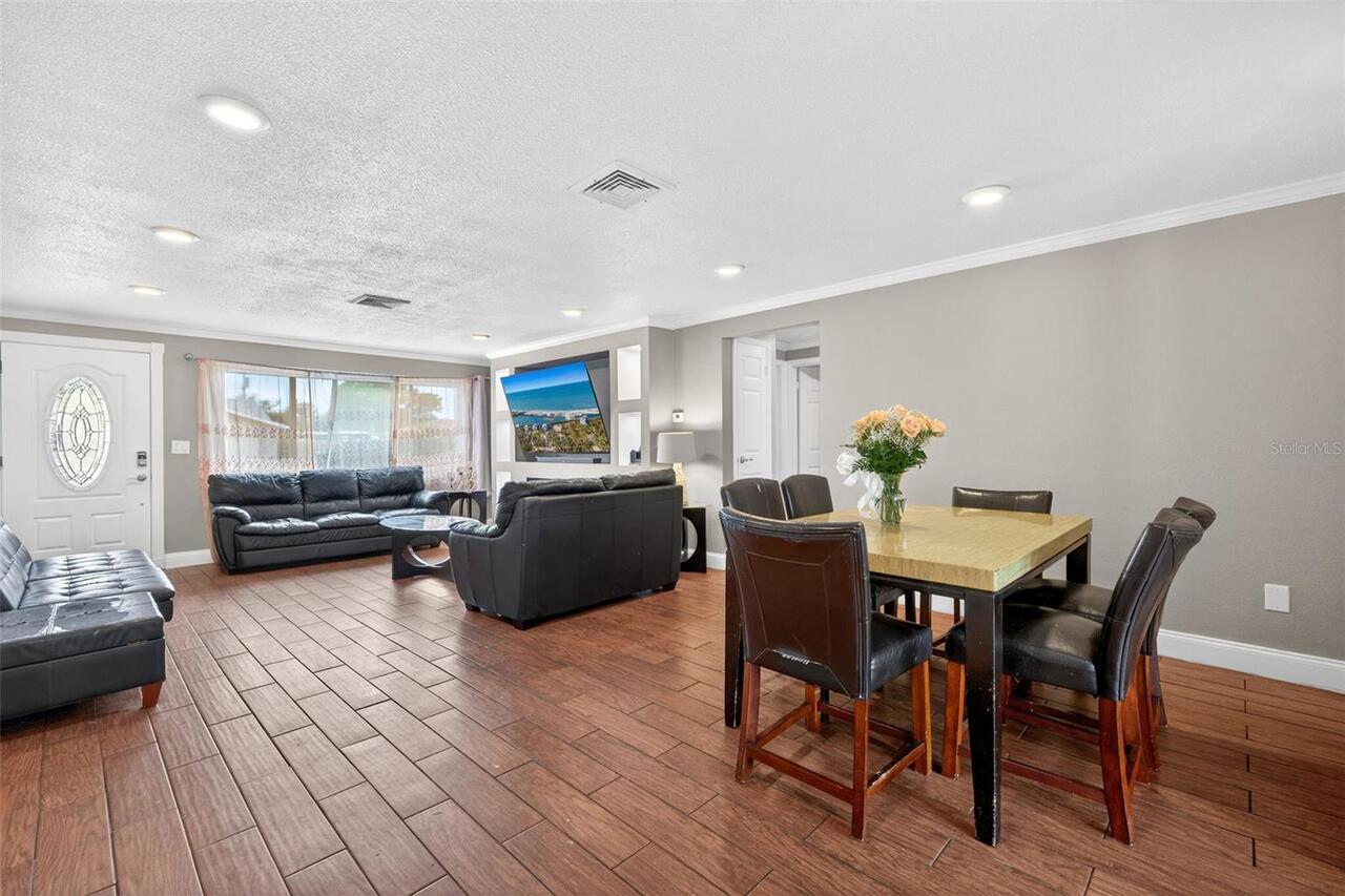 Listing Photo 10