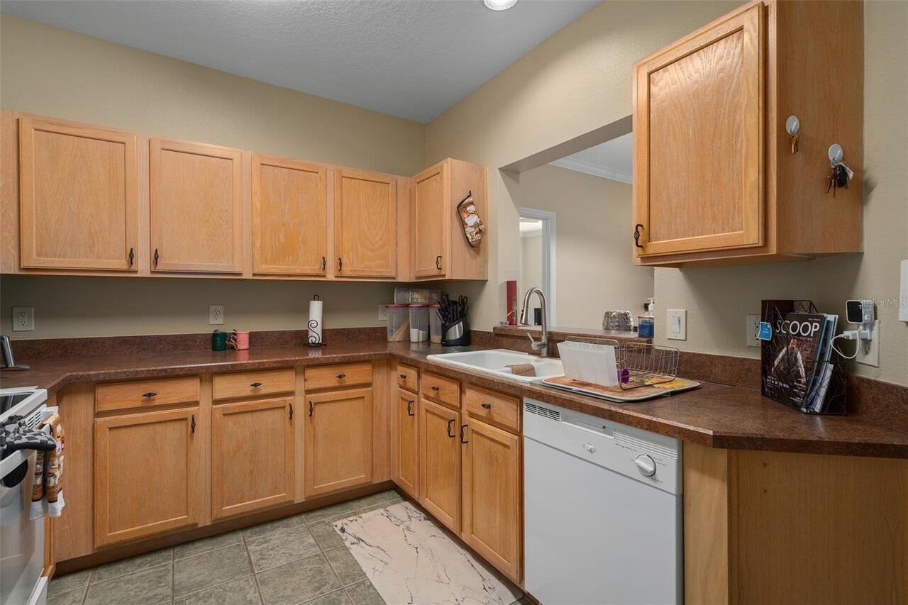 Listing Photo 8