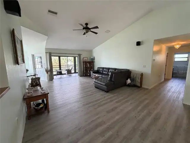 Listing Photo 23