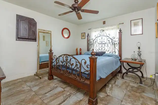 Listing Photo 11