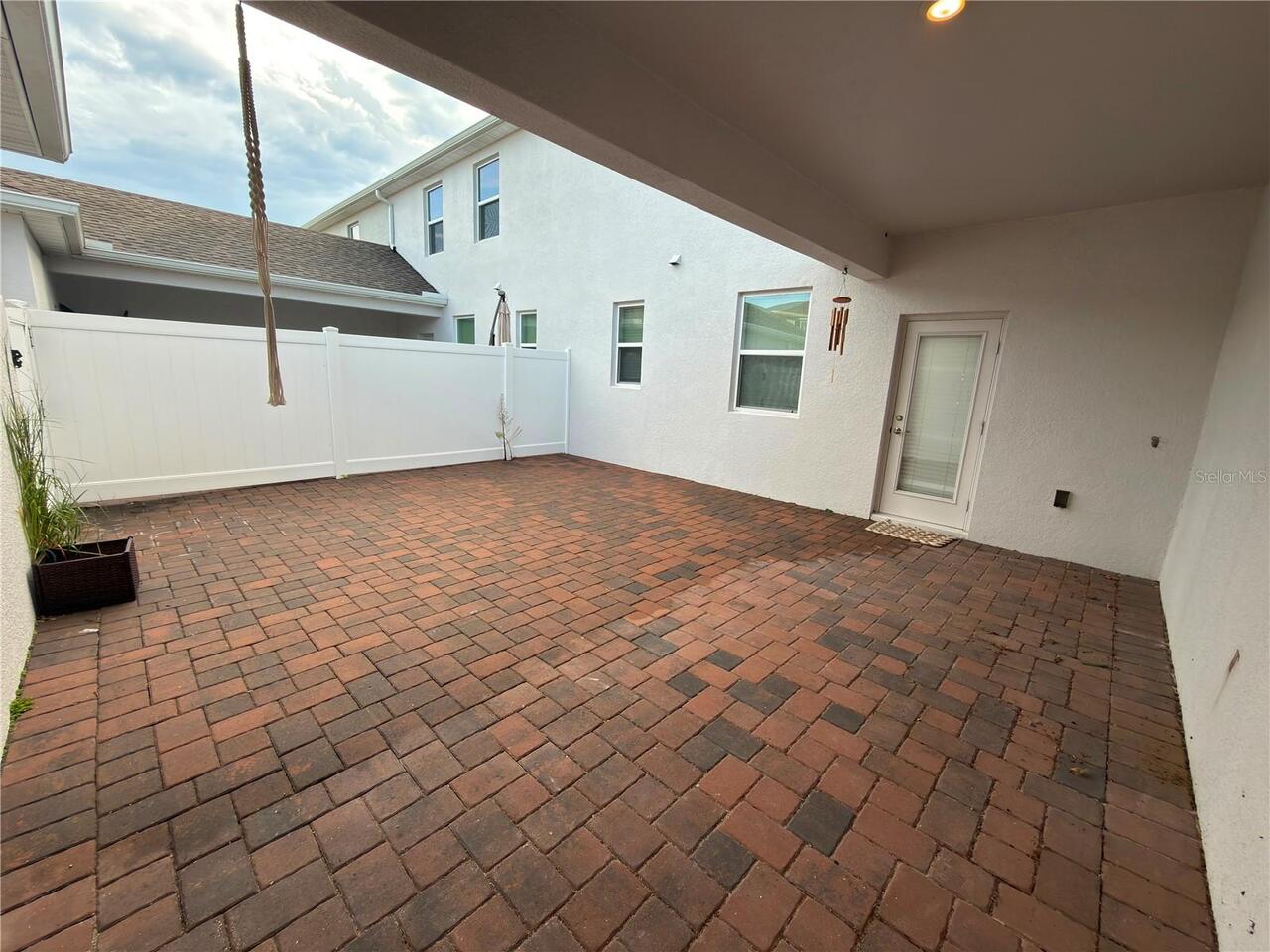 Listing Photo 8