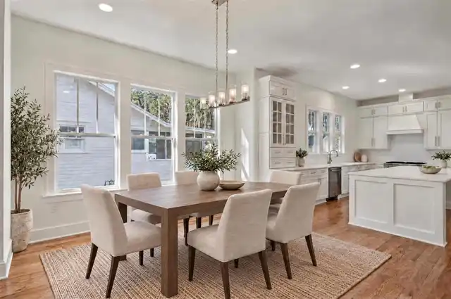 Listing Photo 11