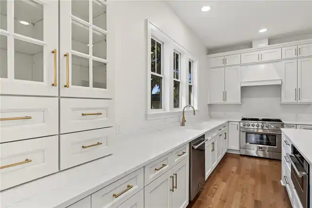 Listing Photo 17