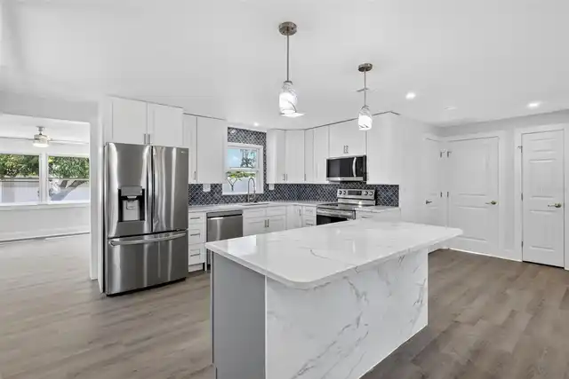 Listing Photo 10
