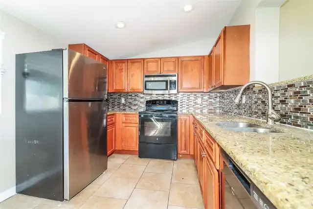 Listing Photo 9