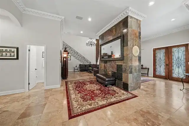 Listing Photo 10