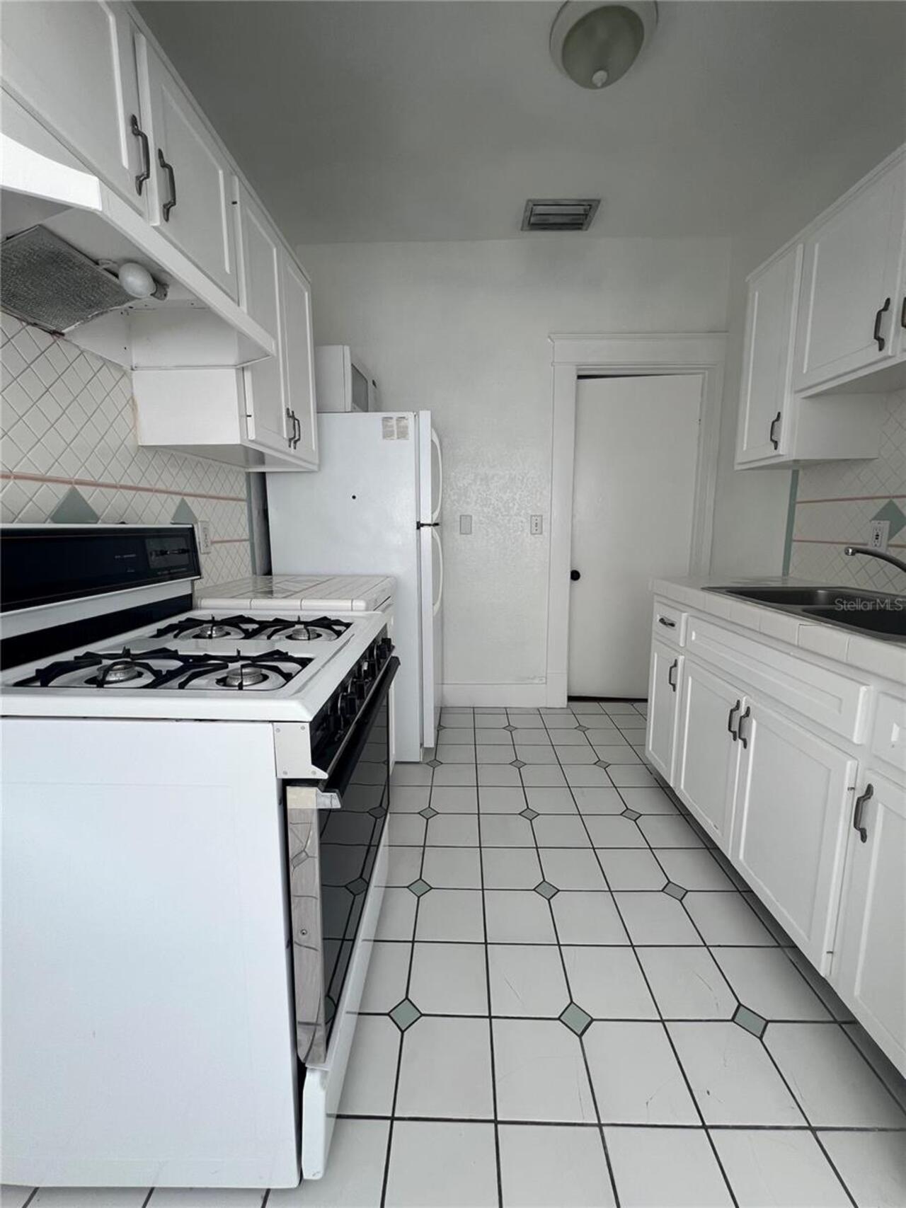 Listing Photo 12