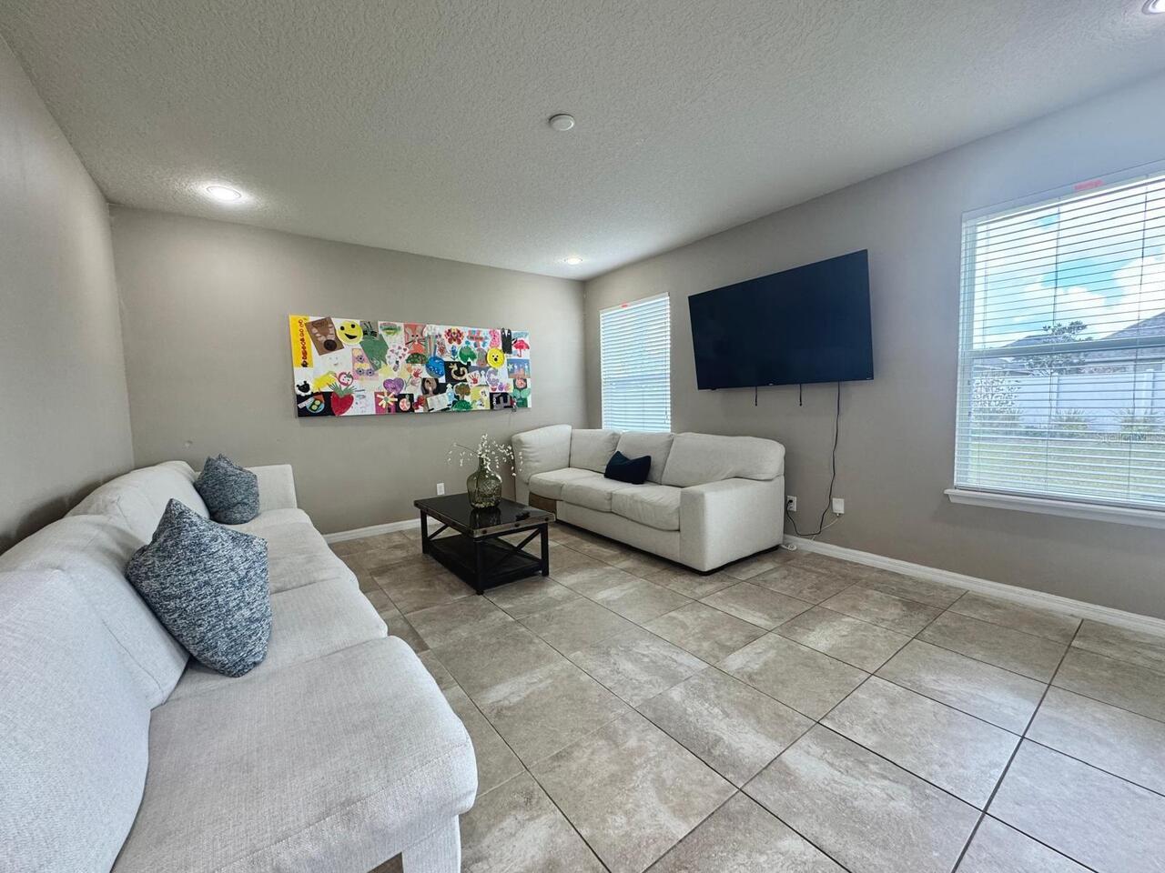 Listing Photo 8