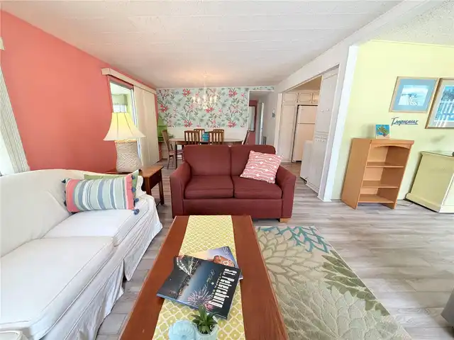 Listing Photo 12