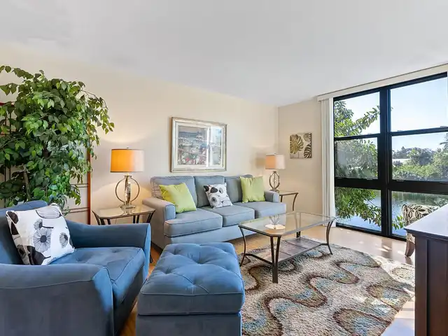 Listing Photo 11