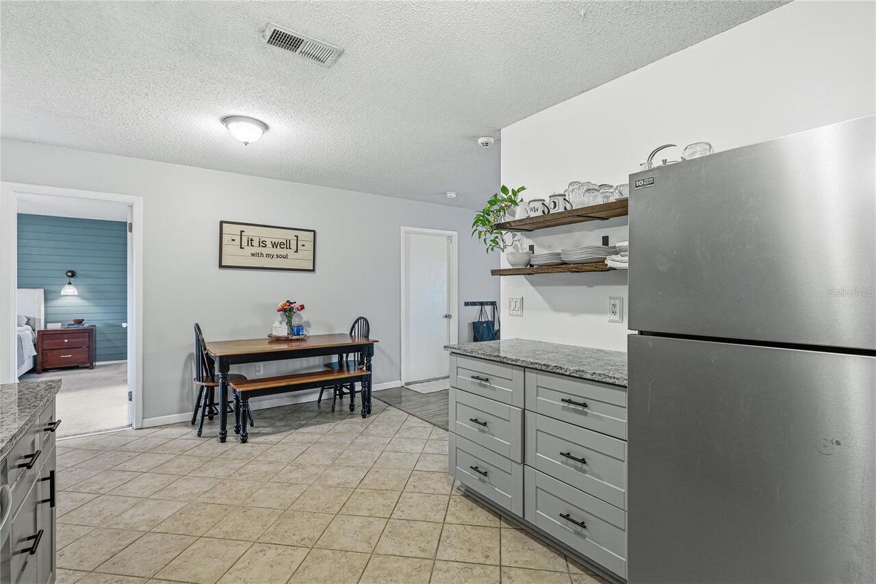 Listing Photo 8