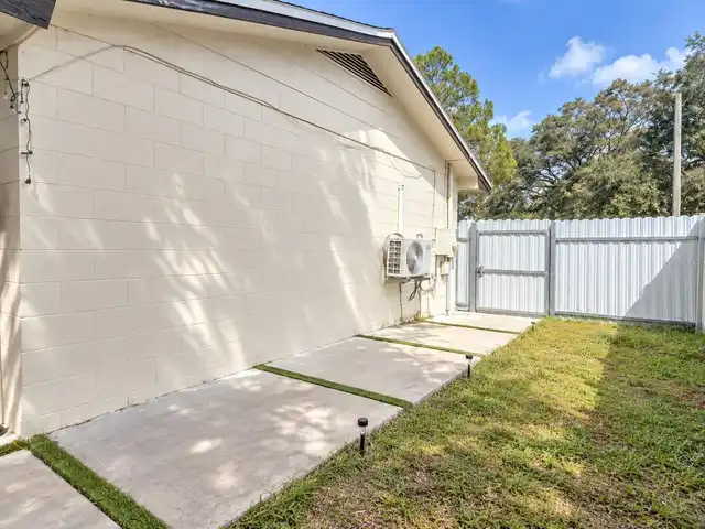 Listing Photo 16