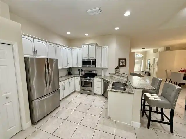 Listing Photo 8