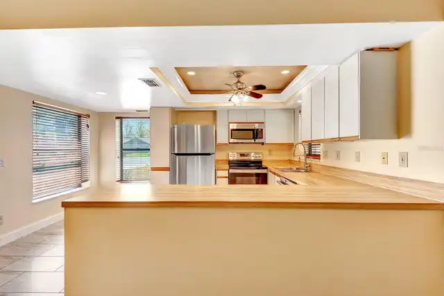 Listing Photo 12