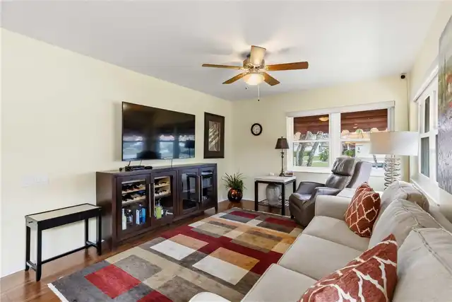 Listing Photo 15