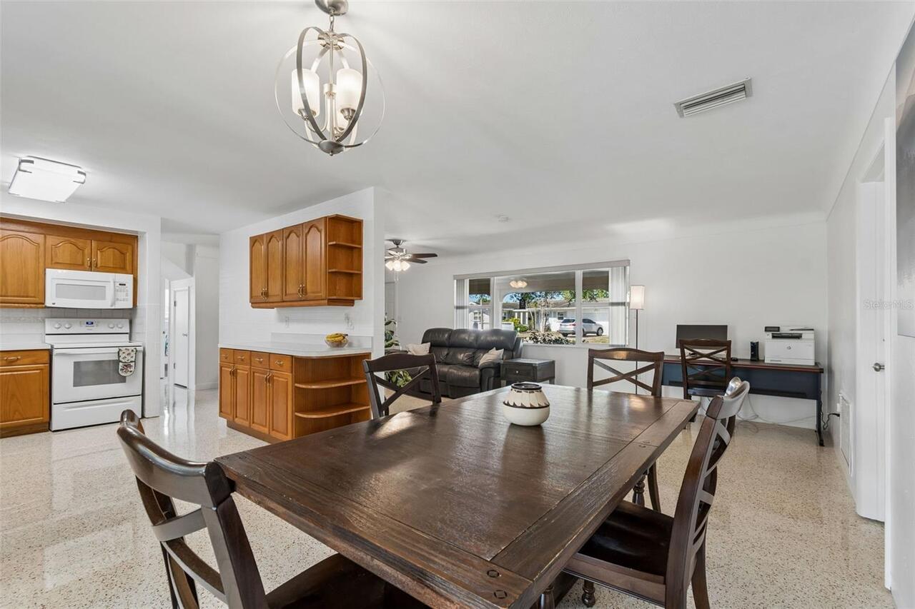 Listing Photo 8