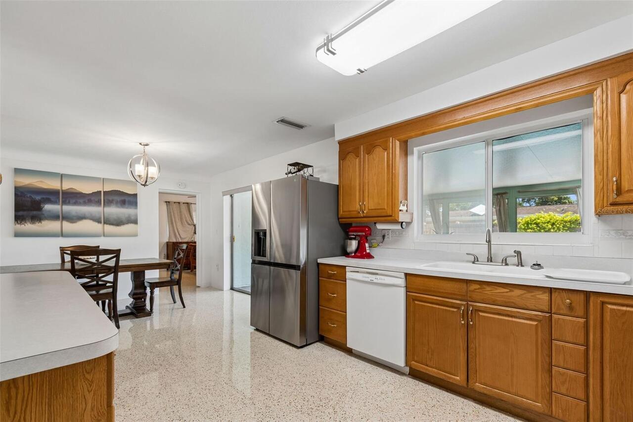Listing Photo 9