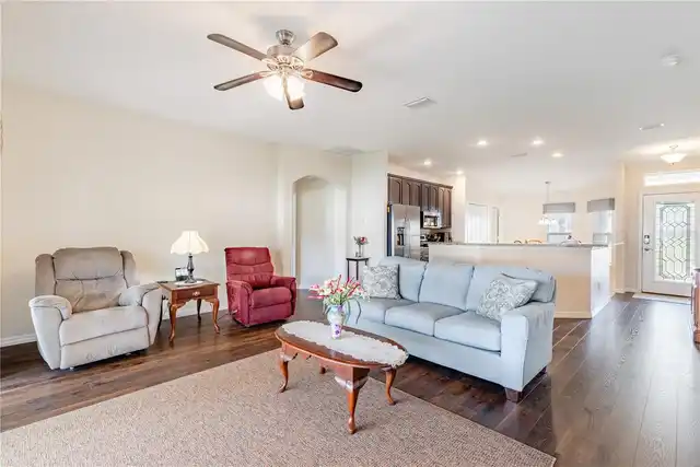 Listing Photo 14
