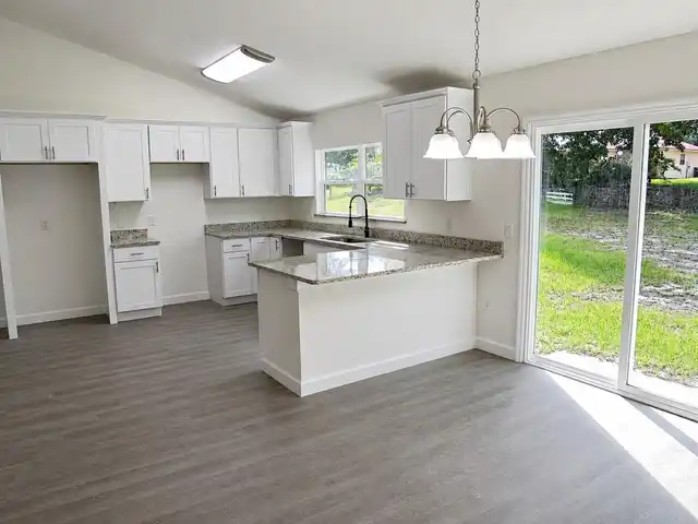 Listing Photo 9