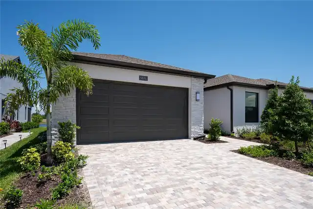 Listing Photo 32