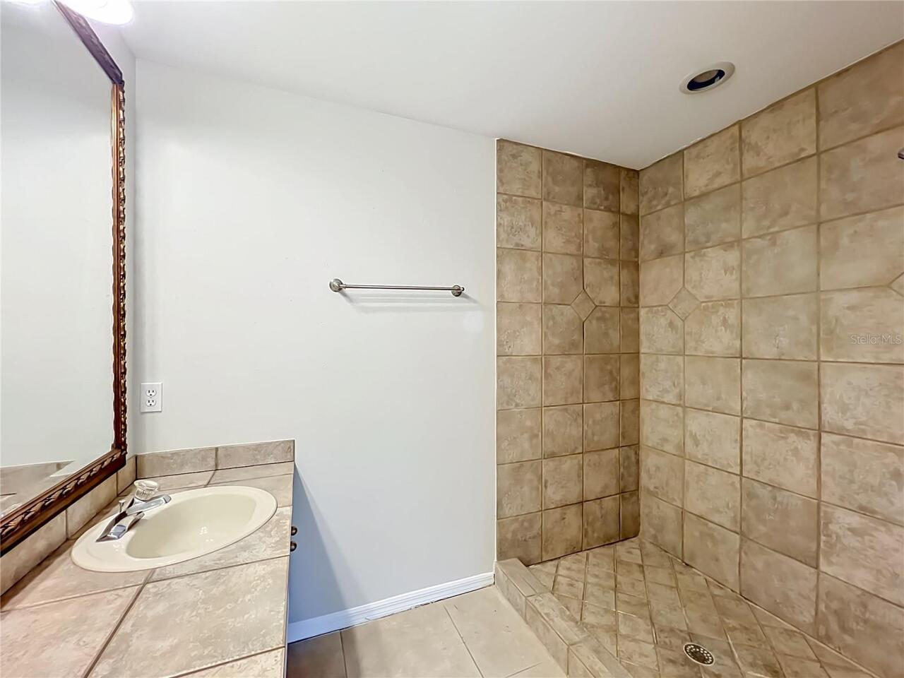 Listing Photo 33