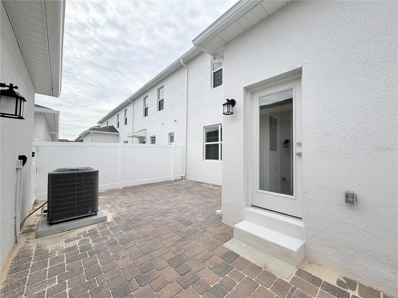 Listing Photo 17
