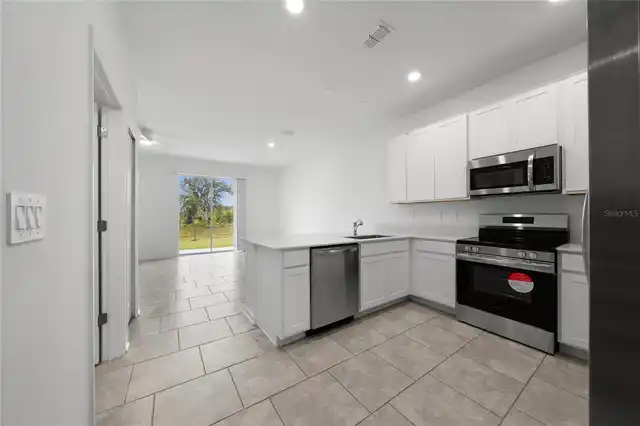 Listing Photo 10