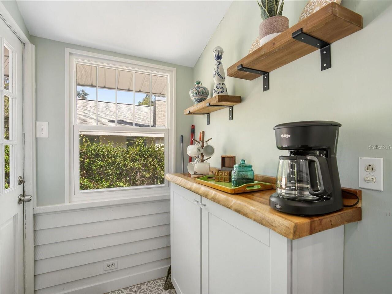 Listing Photo 8