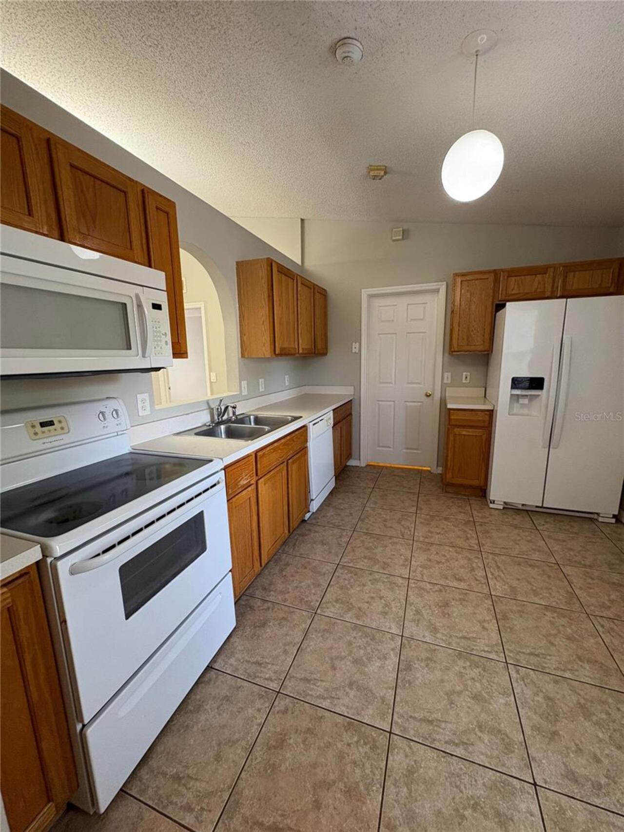 Listing Photo 8