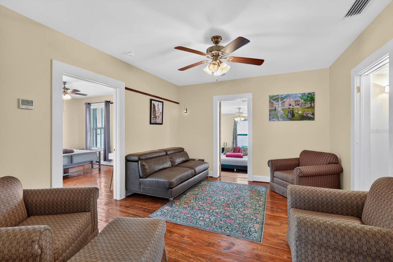 Listing Photo 12