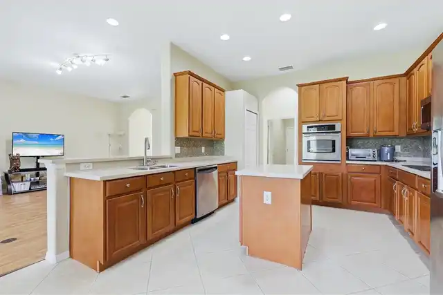 Listing Photo 11