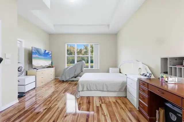 Listing Photo 17