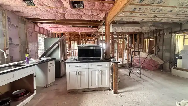 Listing Photo 9